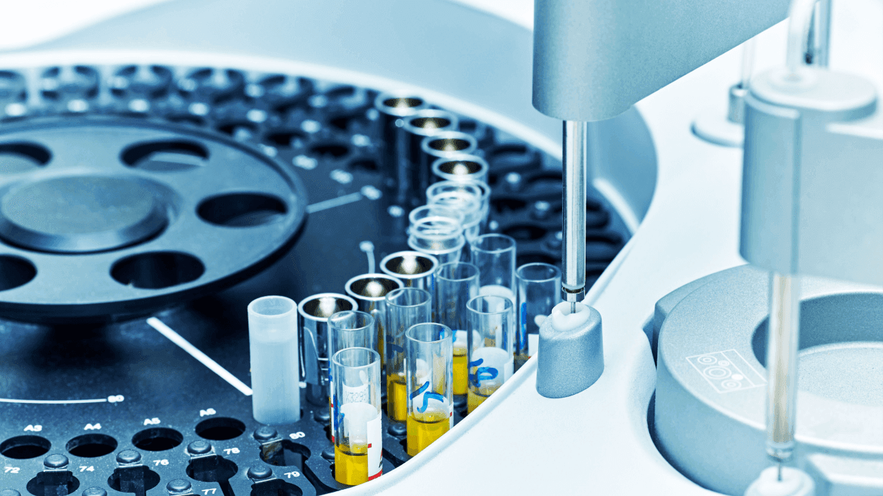 遠心分離機とは?基本の仕組みから運用・メーカーの選び方・メンテナンスなどを解説