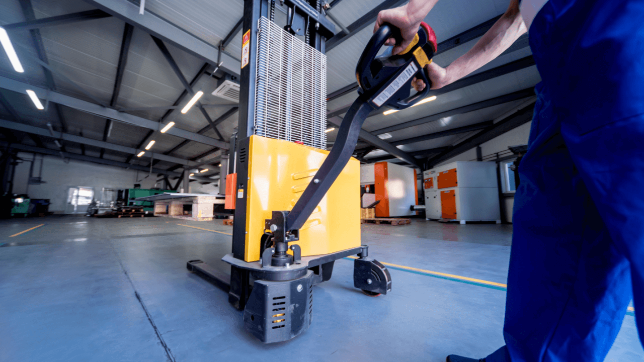 パワーリフターとは?機械の特徴や使用用途・利用時の注意点を紹介