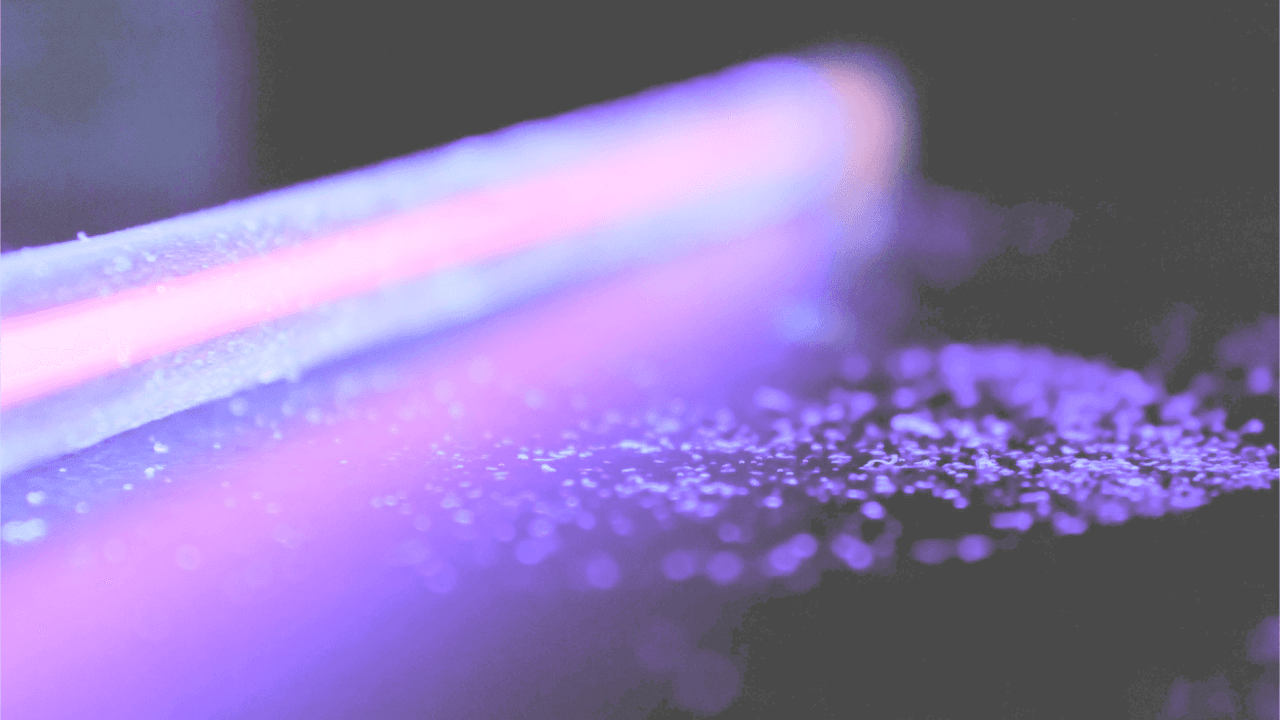 UV硬化(紫外線硬化)とは? 仕組みや活用事例、関連おすすめ製品をご紹介