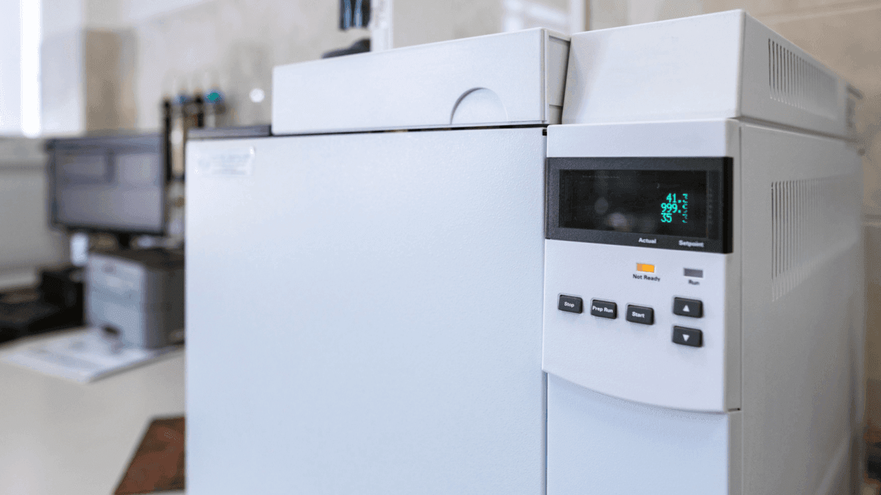 ガスクロマトグラフとは?原理や特徴を分かりやすく解説