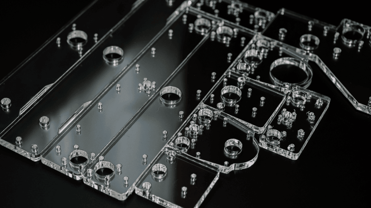 アクリルのレーザー加工とは?使用素材や手法・注意点について解説