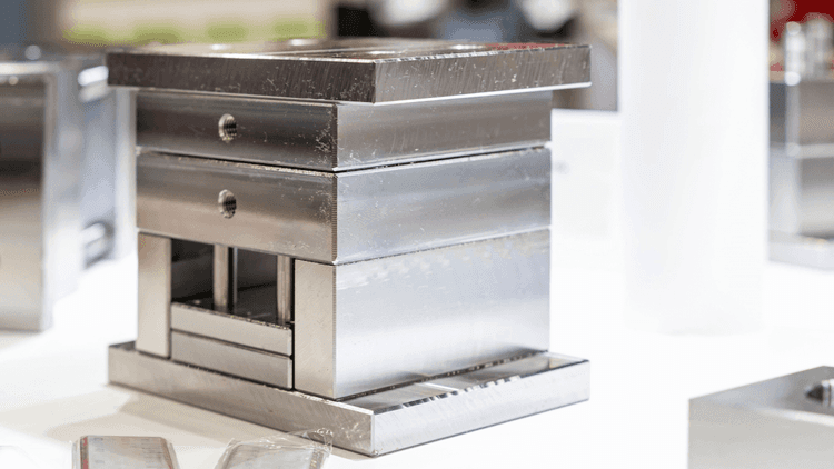 プラスチック金型とは?主な種類やメリット・デメリットを解説