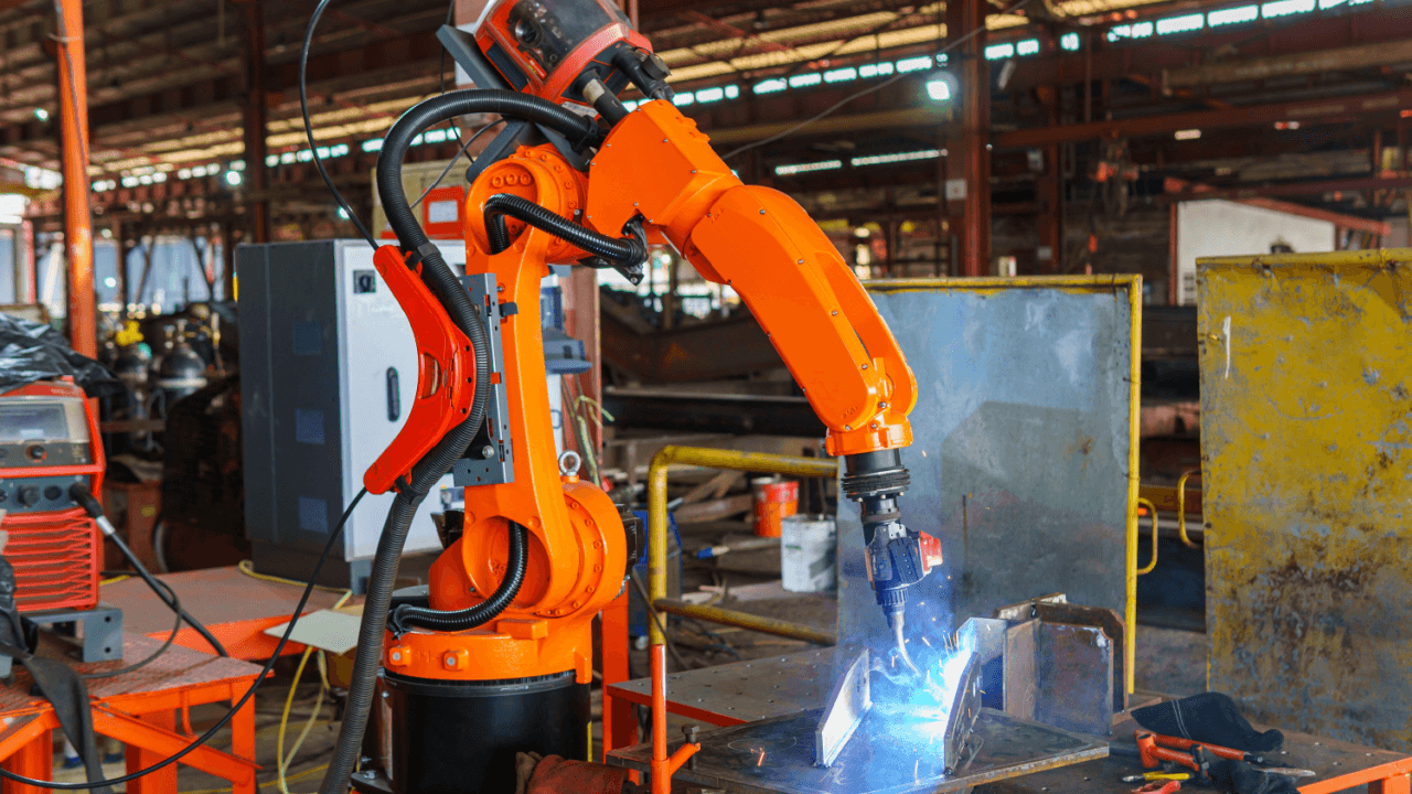 溶接ロボットとは?基礎から選び方・価格帯・活用事例などを解説